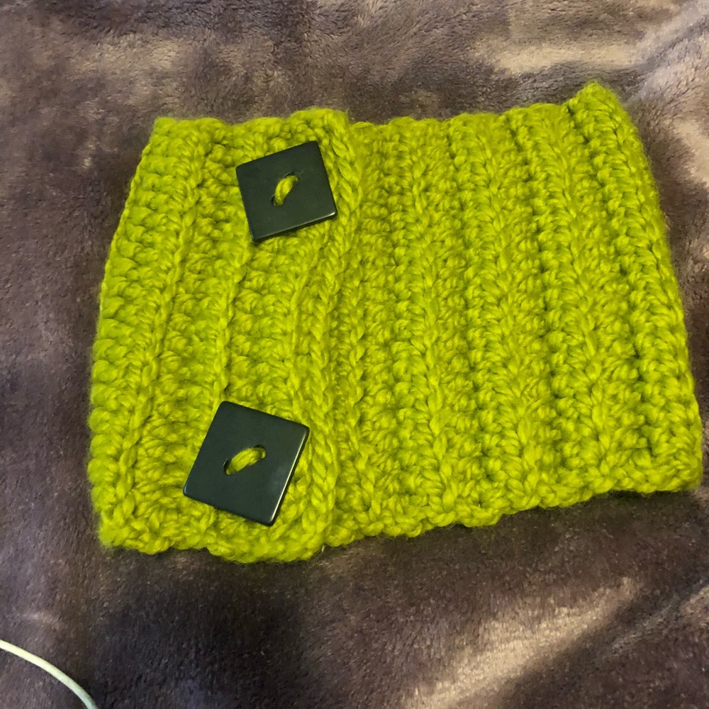Green knit scarf